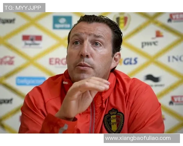 单脚神奇足球巨星的崛起与坚持:从单足训练到世界之巅的奋斗之路 单脚神奇足球巨星的崛起与坚持:从单足训练到世界之巅的奋斗之路