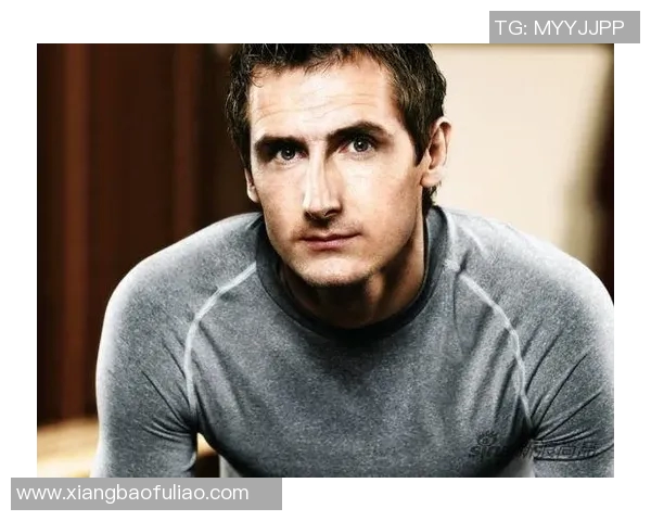 当高冷足球球星成了我低调又宠溺的专属男友 当高冷足球球星成了我低调又宠溺的专属男友